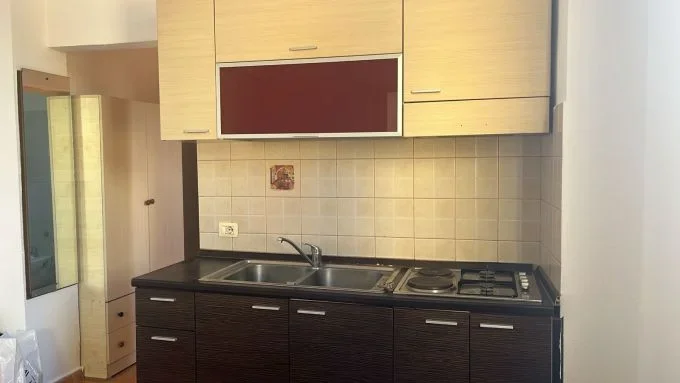 Tirane, jepet me qera apartament Kati 2, 35 m² 280 € (rruga siri kodra)