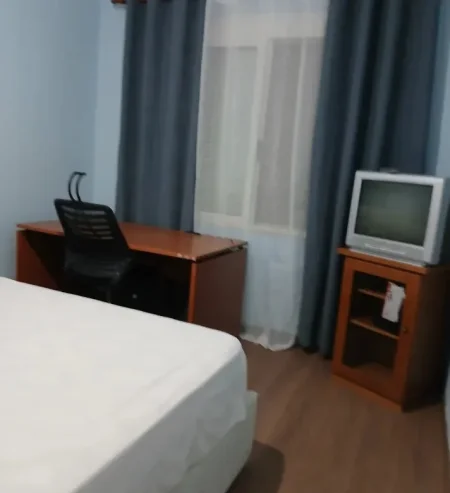 Tirane, jepet me qera apartament 2+1 Kati 1, 85 m² 420 € (Fresku)