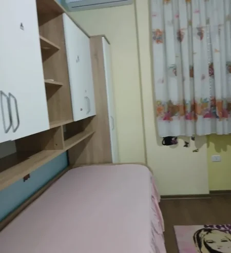 Tirane, jepet me qera apartament 2+1 Kati 1, 85 m² 420 € (Fresku)