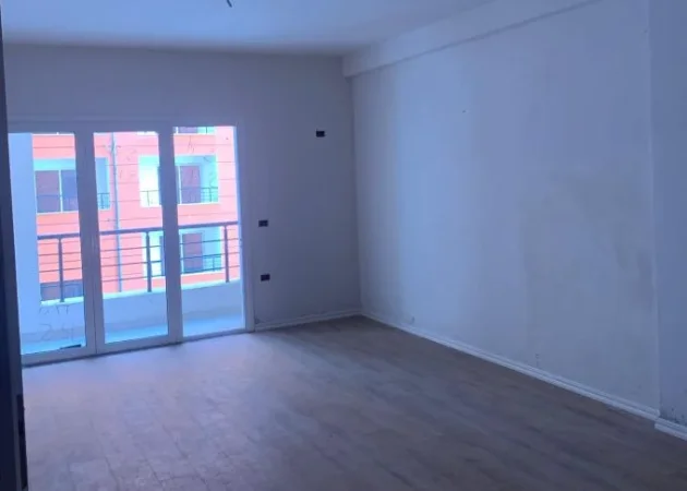 Tirane, shitet apartament 1+1+Aneks+Ballkon Kati 2, 70 m² 109.000 € (Yzberisht)