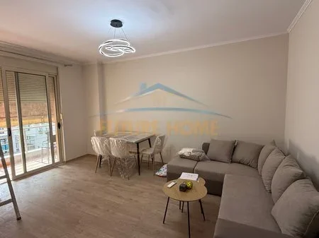 Tirane, jepet me qera apartament 1+1 Kati 3, 61 m² 500 € 