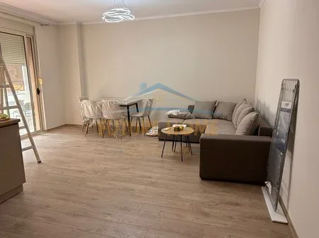 Tirane, jepet me qera apartament 1+1 Kati 3, 61 m² 500 € 