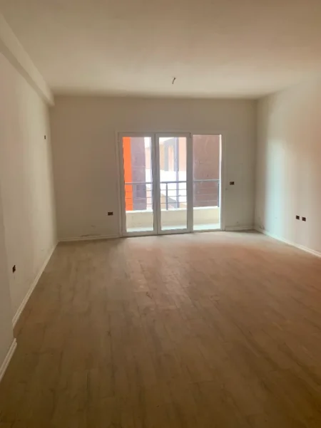 Tirane, shitet apartament 1+1+Aneks+Ballkon Kati 2, 70 m² 109.000 € (kashar)