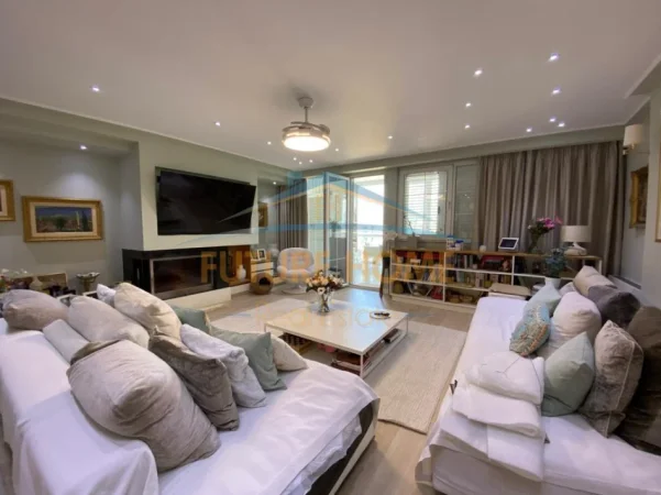 Tirane, shitet apartament 3+1+Ballkon Kati 5, 203 m² 650.000 € 
