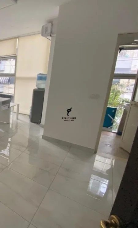 Tirane, jepet me qera zyre Kati 1, 170 m² 3.500 € (ZOGU I ZI)