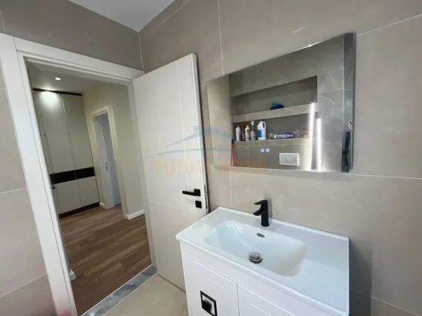 Tirane, shitet apartament 1+1+Ballkon Kati 3, 53 m² 155.000 € 