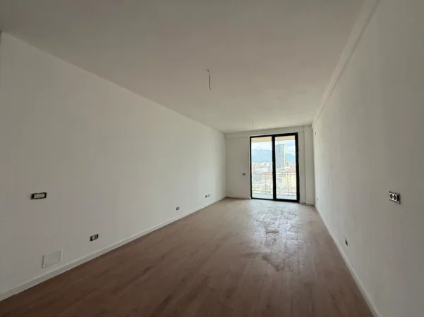 Tirane, jepet me qera zyre Kati 9, 116 m² 900 € (MINE PEZA REZIDENCE)