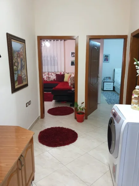 Tirane, jepet me qera apartament 1+1 Kati 5, 70 m² 450 € (Rruga e Dibres / 5 Maji)