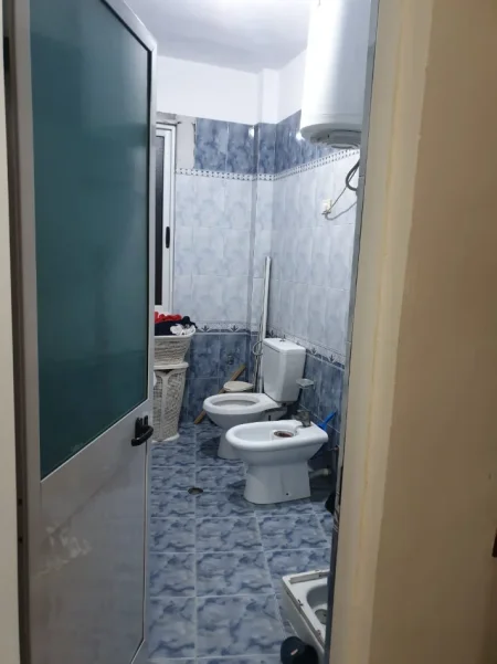 Tirane, jepet me qera apartament 1+1 Kati 5, 70 m² 450 € (Rruga e Dibres / 5 Maji)