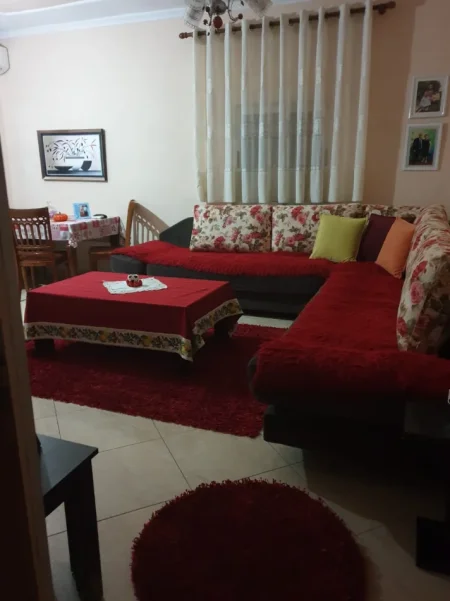 Tirane, jepet me qera apartament 1+1 Kati 5, 70 m² 450 € (Rruga e Dibres / 5 Maji)