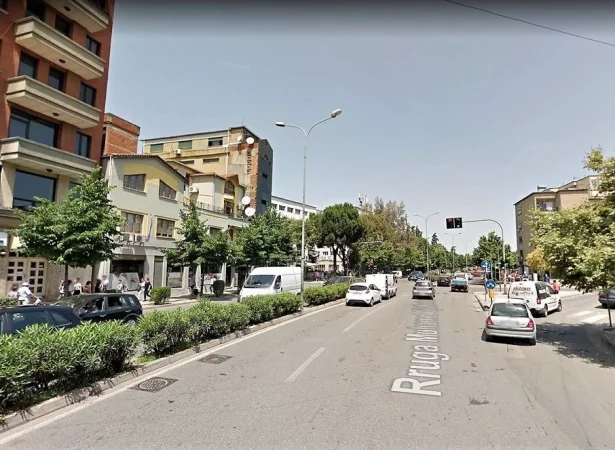 Tirane, shitet apartament 1+1+Aneks+Ballkon Kati 3, 54 m² 155.000 € (Rruga Muhamet Gjollesha)