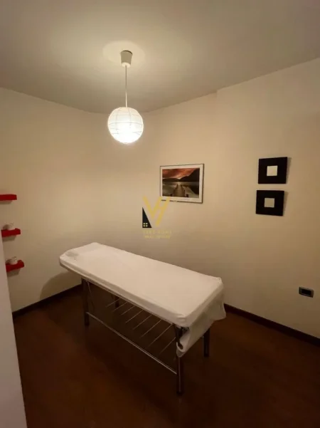 Tirane, jepet me qera ambjent biznesi Kati 1, 100 m² 1.250 € (ISH EKSPOZITA)