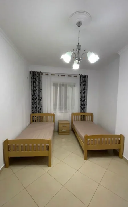 Tirane, jepet me qera apartament 1+1 Kati 3, 90 m² 470 € (Astir, Rruga Mikel Maruli)