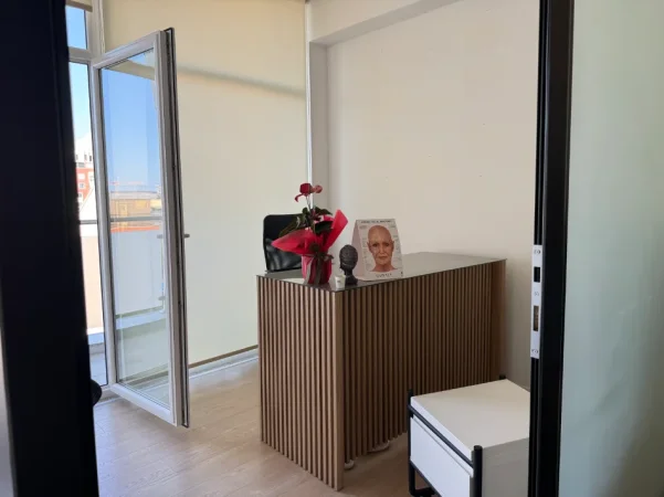 Tirane, jepet me qera apartament 2+1 Kati 7, 70 m² 730 € 