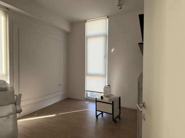 Tirane, jepet me qera apartament 2+1 Kati 7, 70 m² 730 € 