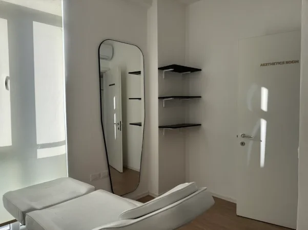 Tirane, jepet me qera apartament 2+1 Kati 7, 70 m² 730 € 