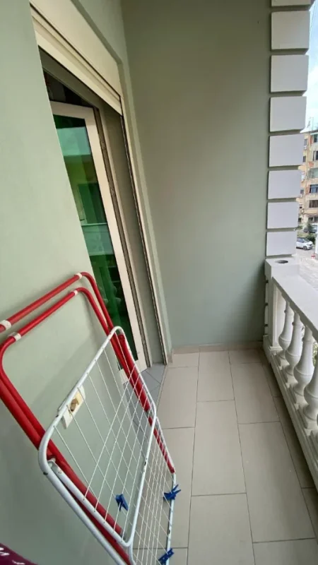 Tirane, jepet me qera garsonier Kati 3, 40 m² 350 € (Rruga e Durrësit)