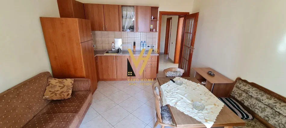Tirane, jepet me qera apartament 2+1+Ballkon Kati 4, 87 m² 520 € (PAZARI I RI)
