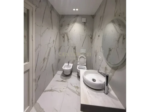 Tirane, shitet apartament 2+1 Kati 3, 91 m² 140.000 € (Univers City)