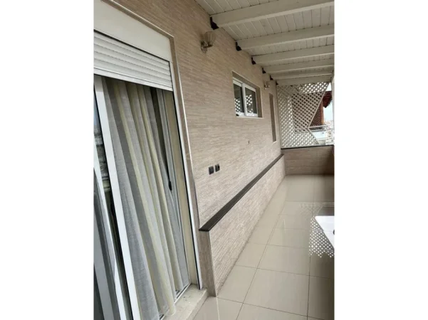 Tirane, jepet me qera apartament 2+1 Kati 4, 88 m² 580 € (Ish Parku autobuzave)