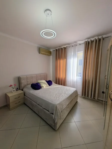 Tirane, jepet me qera garsonier 1+1 Kati 4, 29 m² 500 € (Rruga e Kavajes)