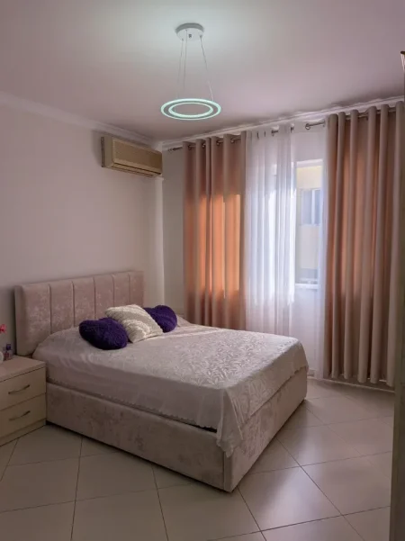 Tirane, jepet me qera garsonier 1+1 Kati 4, 29 m² 500 € (Rruga e Kavajes)