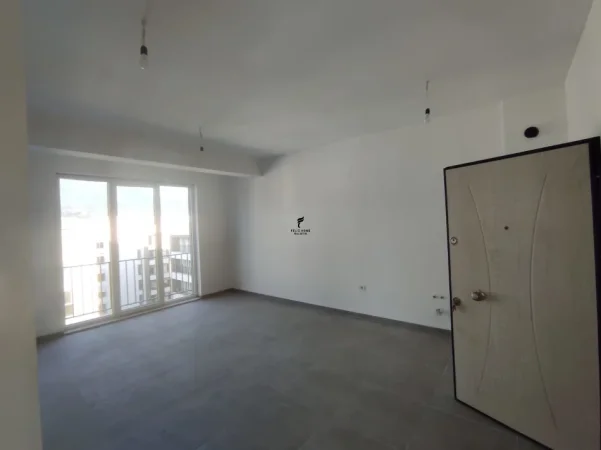 Tirane, jepet me qera apartament 2+1 Kati 5, 90 m² 400 € (5 MAJI)