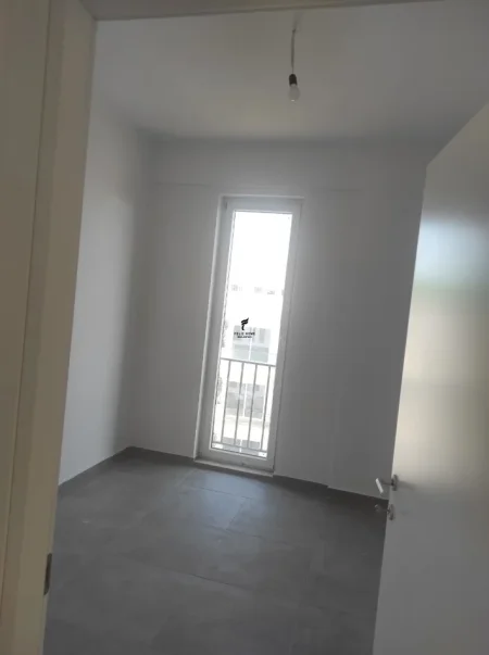 Tirane, jepet me qera apartament 2+1 Kati 5, 90 m² 400 € (5 MAJI)