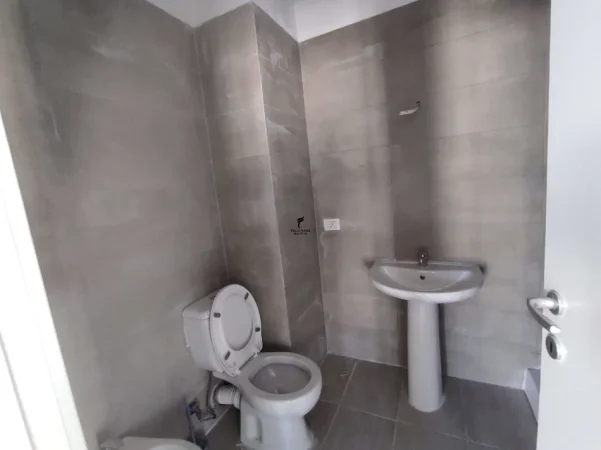 Tirane, jepet me qera apartament 2+1 Kati 5, 90 m² 400 € (5 MAJI)