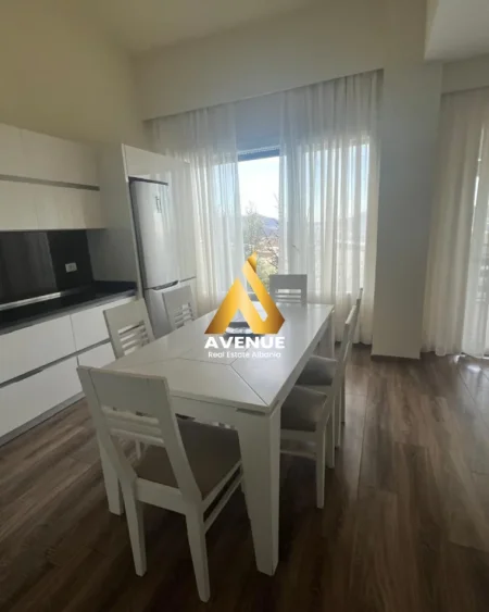 Tirane, jepet me qera apartament 2+1 Kati 2, 100 m² 1.500 € (Rezidenca Long Hill)