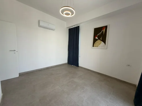 Tirane, jepet me qera apartament 2+1 Kati 1, 400 € 