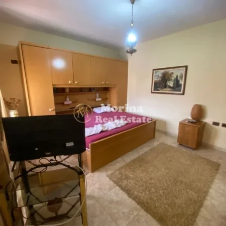 Tirane, jepet me qera Vile 3+1 Kati 3, 201 m² 2.000 € (Brryli)