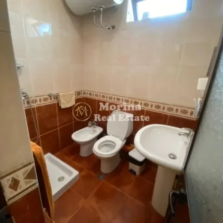 Tirane, jepet me qera Vile 3+1 Kati 3, 201 m² 2.000 € (Brryli)