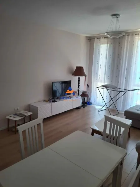 Tirane, jepet me qera apartament 2+1+Ballkon Kati 4, 100 m² 699 € 