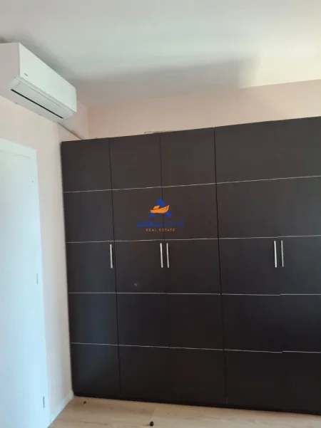 Tirane, jepet me qera apartament 2+1+Ballkon Kati 4, 100 m² 699 € 