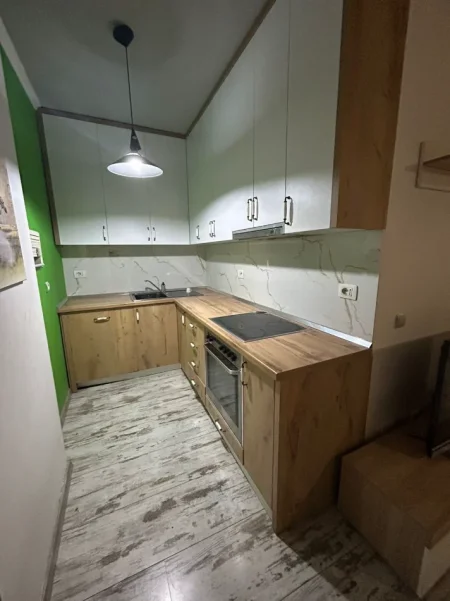 Tirane, jepet me qera apartament 2+1 Kati 7, 80 m² 650 € (Komuna e Parisit)
