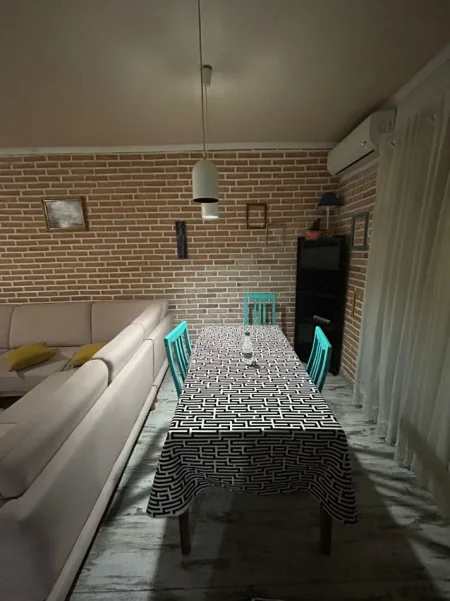 Tirane, jepet me qera apartament 2+1 Kati 7, 80 m² 650 € (Komuna e Parisit)