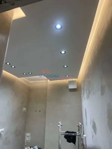 Tirane, jepet me qera zyre Kati 3, 68 m² 1.000 € (Rruga e Elbasanit)