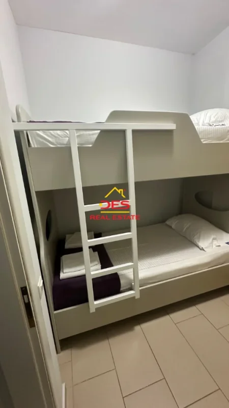 Vlore, shitet apartament 2+1+Ballkon Kati 1, 75 m² 139.000 € (Rruga Aleksandër Moisiu)