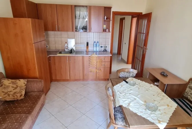 Tirane, jepet me qera apartament 2+1+Ballkon Kati 4, 87 m² 500 € (Pazari i Ri)