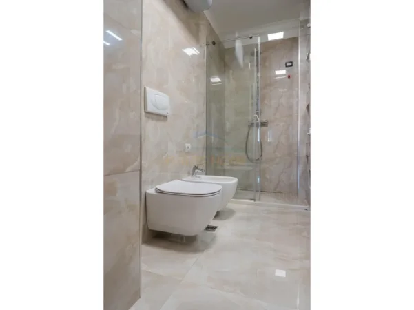 Tirane, shitet apartament 3+1+Aneks+Ballkon Kati 11, 138 m² 350.200 € (Kontakt 21)