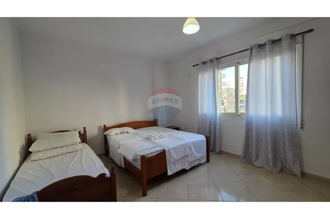 Vlore, jepet me qera apartament 2+1 Kati 3, 115 m² 500 € (Rruga Hasan Kushta Skele, Vlorë)