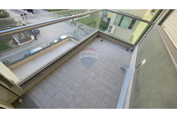 Vlore, jepet me qera apartament 2+1 Kati 3, 115 m² 500 € (Rruga Hasan Kushta Skele, Vlorë)