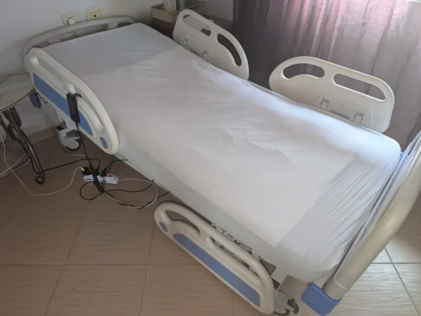 Tirane, shes krevat Krevat spitalor elektrik 1.000 €