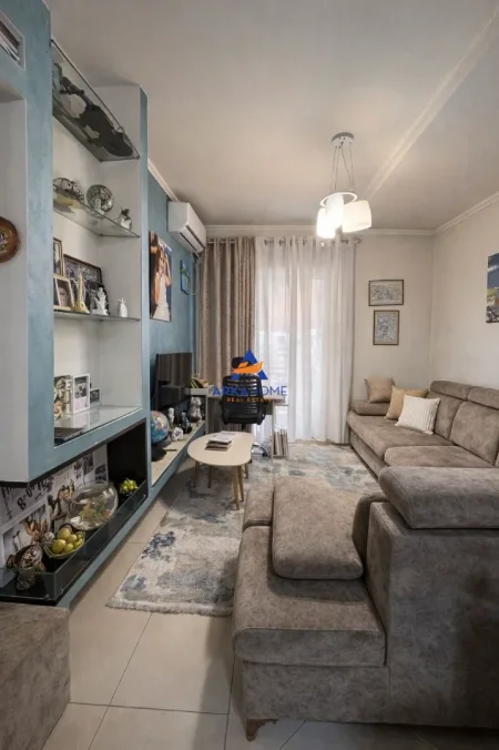 Tirane, shitet apartament 1+1+Ballkon Kati 3, 60 m² 140.000 € 