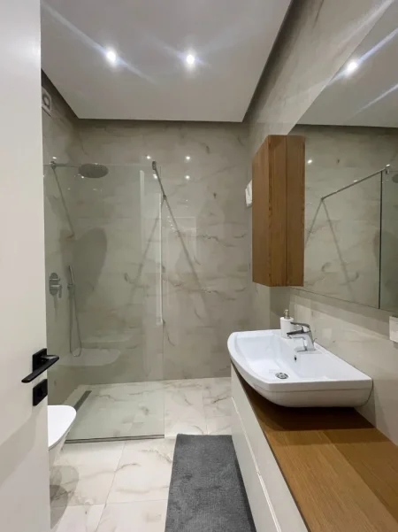 Tirane, jepet me qera apartament 1+1 Kati 3, 70 m² 800 € (Delijorgji)