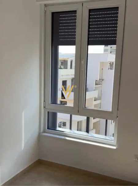 Tirane, jepet me qera zyre Kati 6, 105 m² 1.100 € (MYSLYM SHYRI)