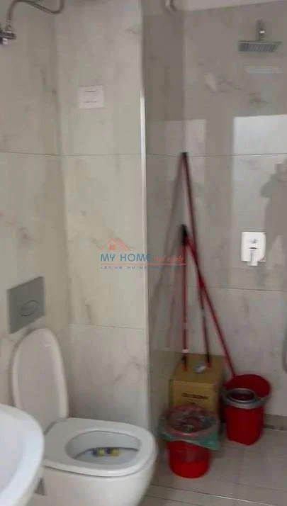 Tirane, jepet me qera zyre Kati 2, 105 m² 1.400 € (Qender)