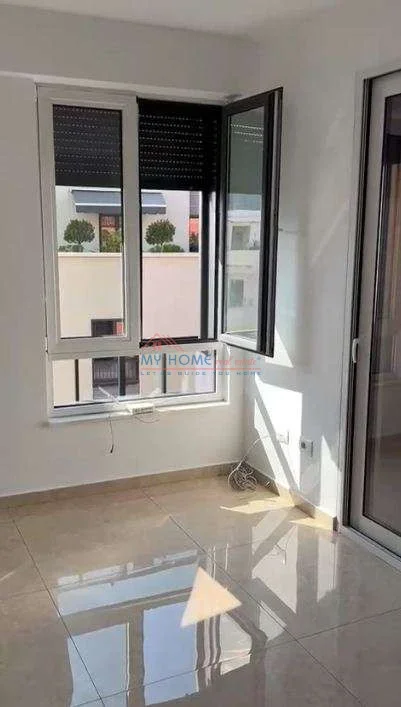 Tirane, jepet me qera zyre Kati 2, 105 m² 1.400 € (Qender)