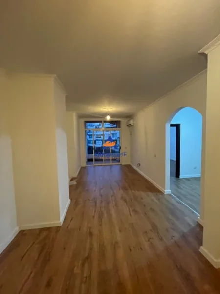 Tirane, shitet apartament 2+1+Ballkon Kati 3, 90 m² 145.000 € 